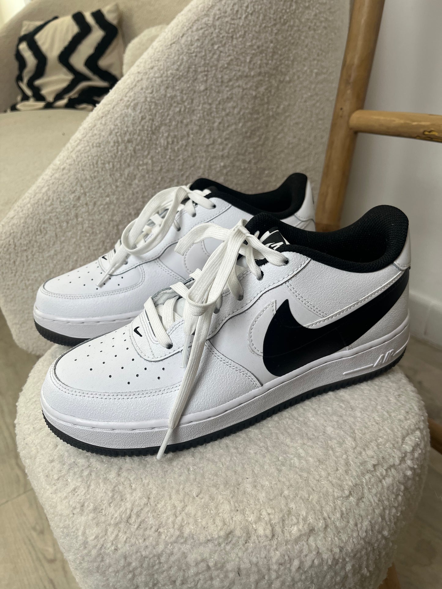 Nike Air Force 1 LV8 4 GS taille 40