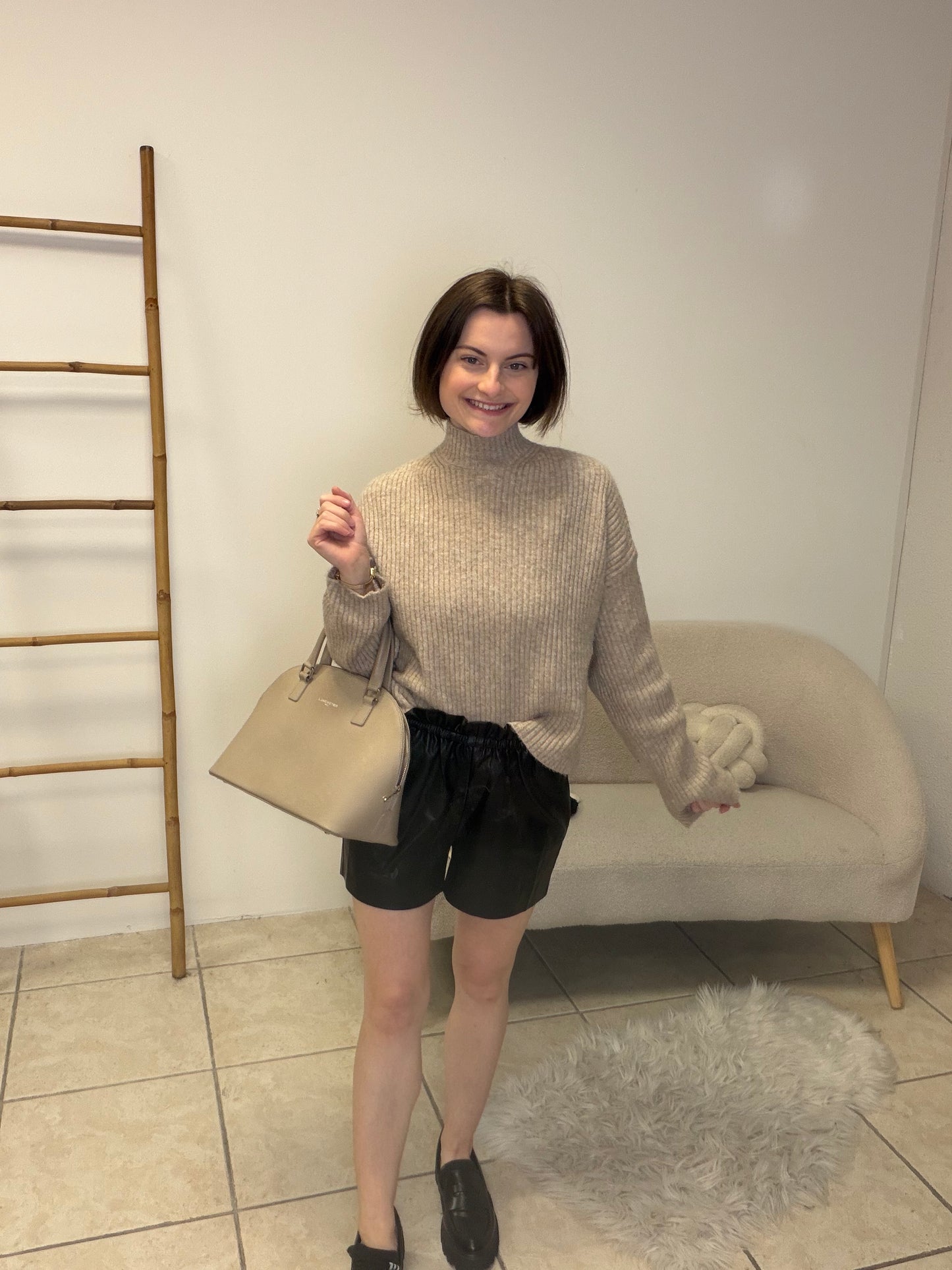 Short simili cuir taille XS