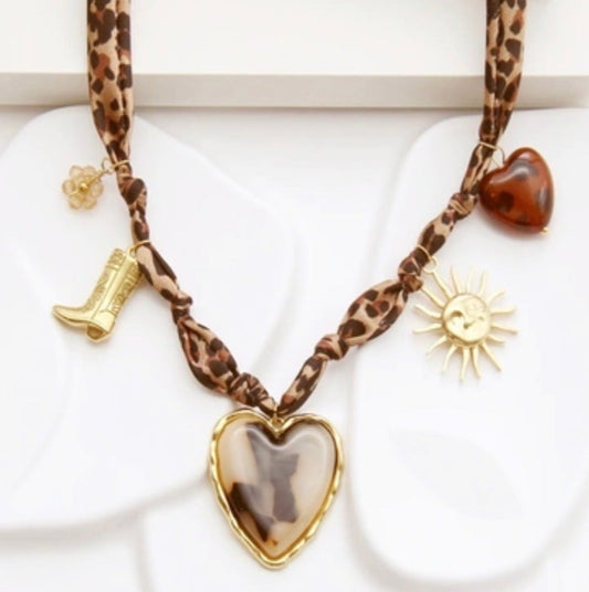 Collier léopard coeur