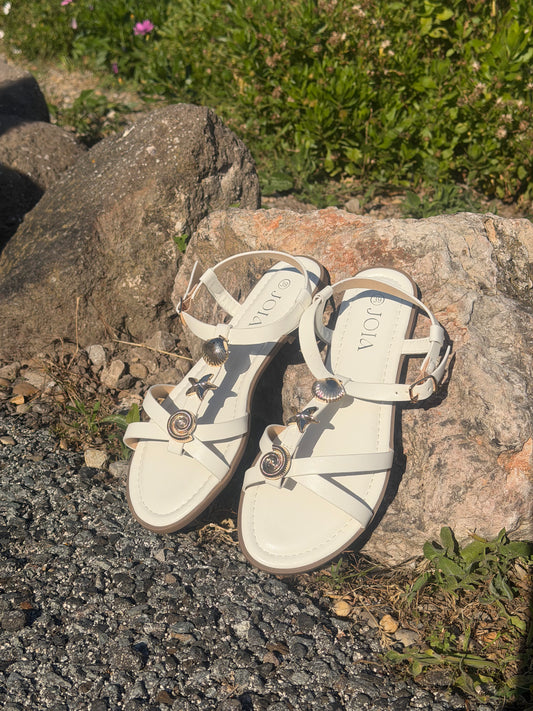 SANDALES BLANCHES COQUILLAGES