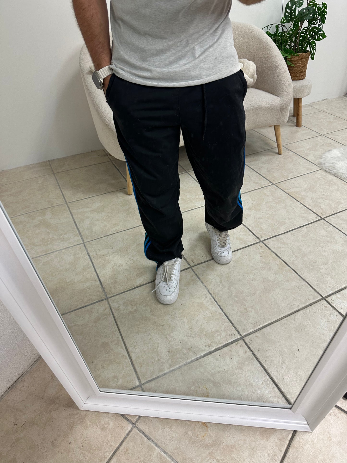 Jogging Adidas taille M/L