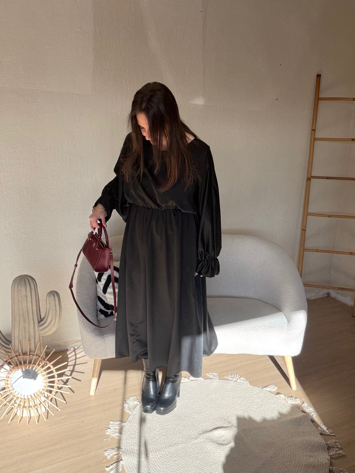 Robe satinée noire taille unique
