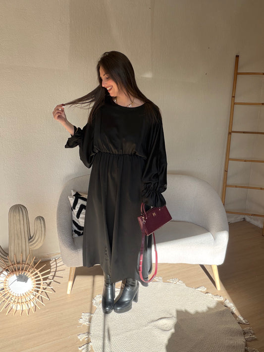 Robe satinée noire taille unique